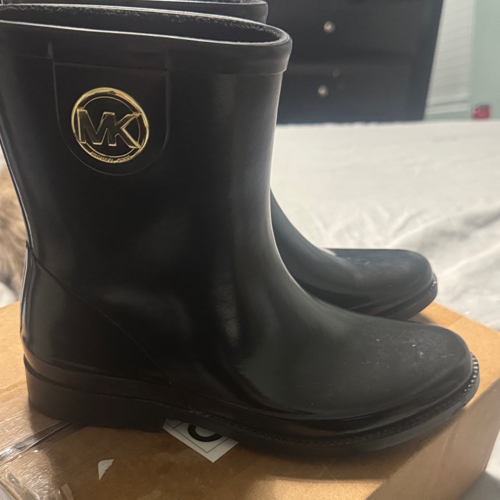 Michael Kors Black Ankle Boots - Picture 9 of 10